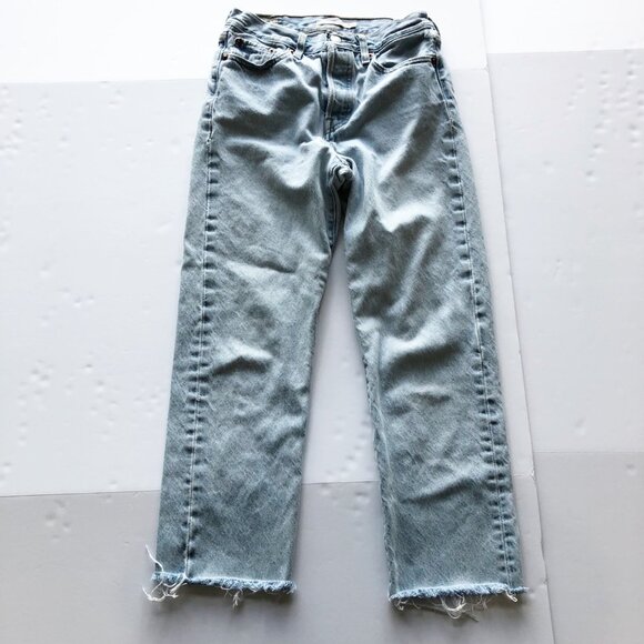 LEVI'S Wedgie Straight Light Wash Raw Hem Jeans Womens 25 - Picture 3 of 13